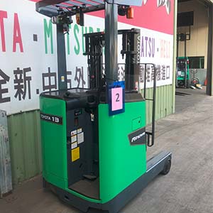TOYOTA 電動立式堆高機
