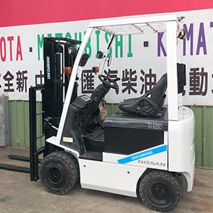 NISSAN 電動座式堆高機