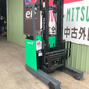 TOYOTA 電動立式堆高機