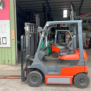 TOYOTA電動座式堆高機