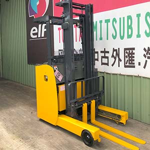 Komatsu電動立式堆高機